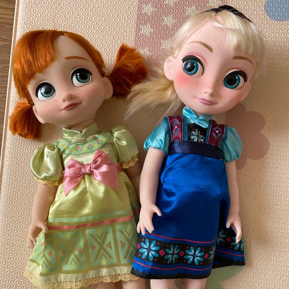Disney Elsa and Ana animator dolls.